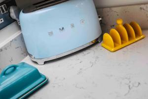 Lilliput Hideaway 5 mins from Sandbanks Beach