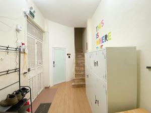 4 Bed Rooms with Kitchen for 11 guests Family-friendly Home in Hanoi Old Quarter