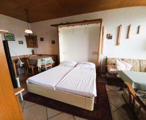 LENA Haus KMB Seeappartement am Ossiacher See mit direktem Seezugang und Hallenbad