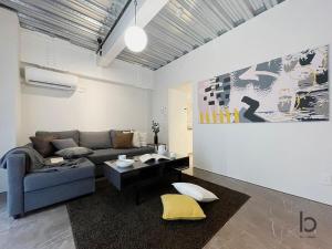 b hotel Komachi - BREAKFAST Included - Central Stay