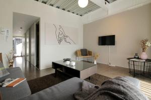 b hotel Komachi - City Retreat with BREAKFAST