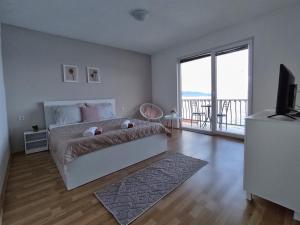 Apartment Polkaposki Trpejca