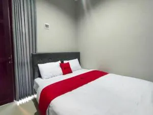 RedDoorz Syariah near Rumah Sakit Soewandhie - Bulakbanteng