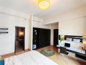9 Seri Bukit Ceylon 5 minutes to Alor Street KLCC Bukit Bintang 2R2B 8 pax