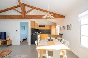 Appartement neuf vue mer au coeur de la Flotte