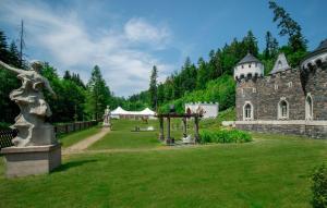 Hrad Kunzov Glamping & SPA & Restaurant