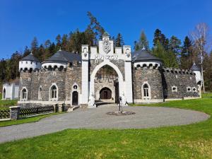 Hrad Kunzov Glamping & SPA & Restaurant