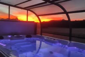 gite mille et une bulles avec jacuzzi couvert et privatisé 24 h/24 h - Bichereau