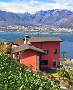 Casa Dorothea mit Pool über Lago Maggiore - Magadino
