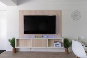 Burleigh Point Beach Vibes 2 bed