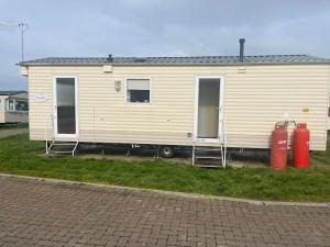 2 Bedroom Caravan Stay, Central Beach, Leysdown