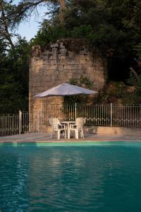 Lodges Enjoy summer at Chateau de Monbrison, apartment for four guests : photos des chambres