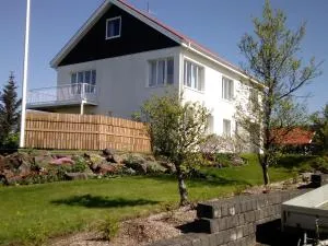 Setrið Guesthouse - 博尔加内斯