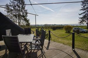 naturnah, mit Terrasse, Garten und Meerblick - Ferienwohnung auf dem Teschenberg