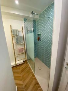 T2 avec clim et terrasse vue mer, les Sablettes