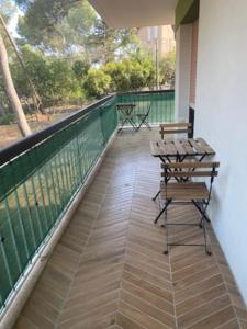 T2 avec clim et terrasse vue mer, les Sablettes