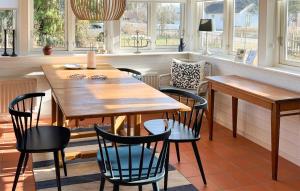 Stunning Home In Beddingestrand