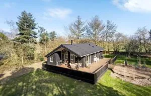 Nice Home In Humble With Kitchen - Nyby