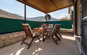 Awesome Apartment In Rasa With Wi-Fi