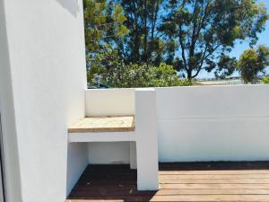 Golden Mile Beachfront Suncatcher cottage