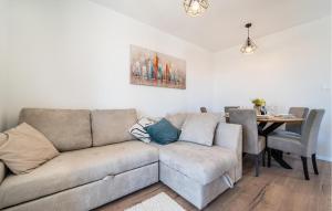 Cozy Apartment In Zadar With Wi-Fi