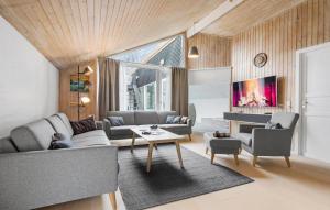 Cozy Home In Ebeltoft With Wifi