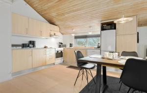 Cozy Home In Ebeltoft With Wifi