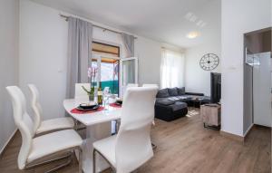 Awesome Apartment In Rasa With Wi-Fi