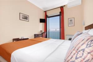 Double Room with Sea View room in Hotel Desiree