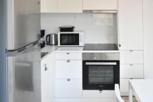 Monastiraki Panorama: Spacious City Living