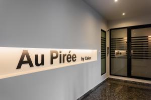 Au Piree by Calon