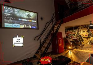 LOFT "POP ART 50s" Idéal PRO - Écran cinéma rétroprojecteur - WIFI Fibre - Borne arcade de jeu - Centre Ville