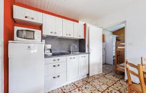 Maisons de vacances Stunning Home In Saint-Savinien : photos des chambres