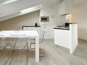 Tony Allard By Winsome Destination 4A