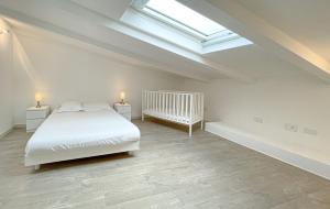 Tony Allard By Winsome Destination 4A