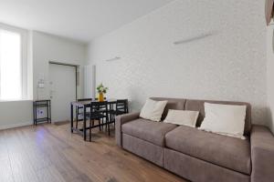 GuestHost - La ringhiera dellacquabella