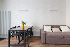 GuestHost - La ringhiera dellacquabella