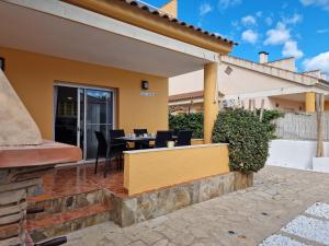 Riumar "Gecko", 250m to beach, private pool, On-Site-Service, dog beach