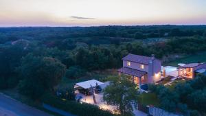 Gorgeous Villa Runka with private pool and wellness near Pula by WiiBuk