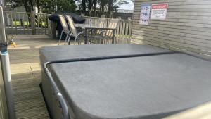 Pet Friendly 2-Bed Lodge near Preston & Blackpool