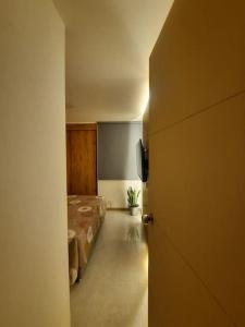 Cozy Apartment in Historic Prado with adjustable desk and 4K Monitor