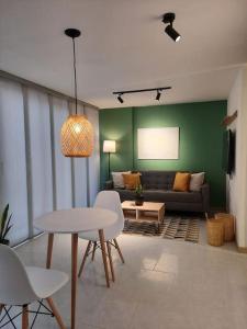 Cozy Apartment in Historic Prado with adjustable desk and 4K Monitor