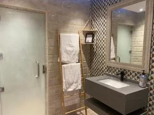 شاليه فلورين - Al Baţţālīyah