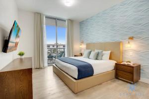 Rooftop Pool & Hot Tub - Gym - Hollywood Beach