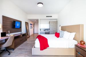 Front Bay View, Enjoy Sunsets, Amazing Pool