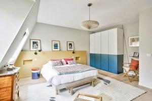 Charming love nest in Paris