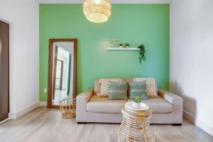 Rooftop Pool - Balcony - Hollywood Beach Broad - walk