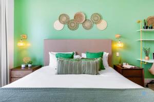 Rooftop Pool - Balcony - Hollywood Beach Broad - walk