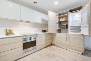 Rooftop Pool - Balcony - Hollywood Beach Broad - walk