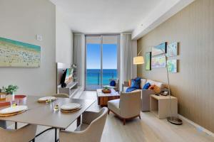 Beachfront Condo Front Oceanview Balcony Pools